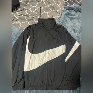 Nike logo jacket/windbreaker size XL